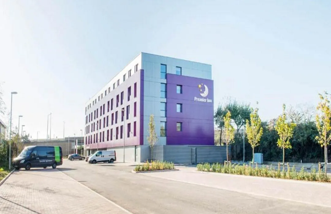 Premier Inn London Edmonton-1
