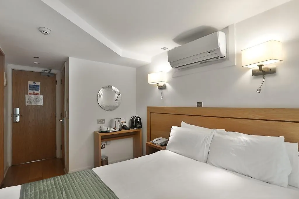 Ambassadors Hotel-1