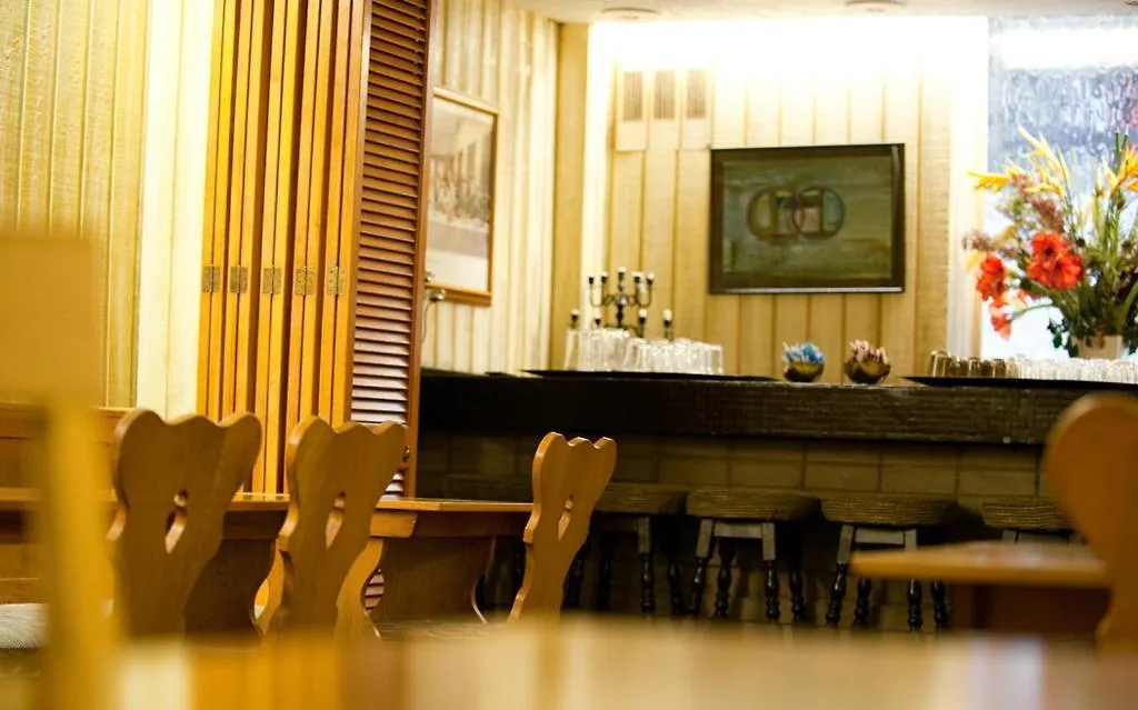 Beaver Hotel-1