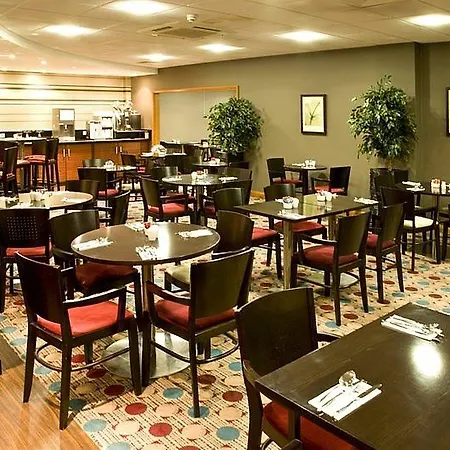 Premier Inn London City - Tower Hill-3