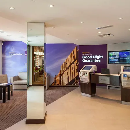 Premier Inn London Hackney-2