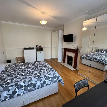 Gladstone Lodge-2