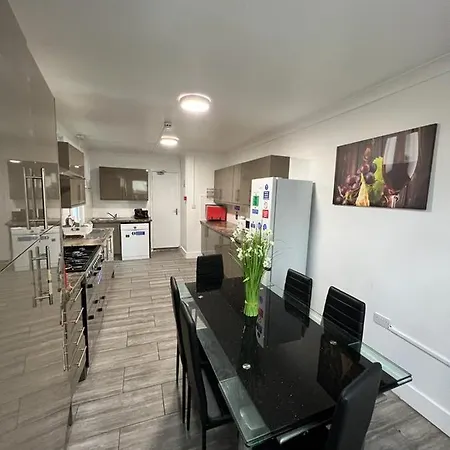 Woodgreen House-2
