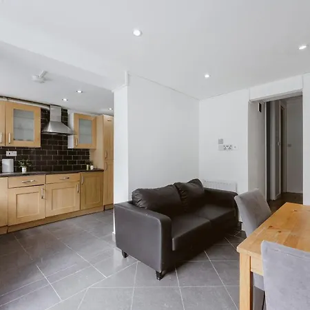 Great Rooms In Stepney Green Station - 12-2