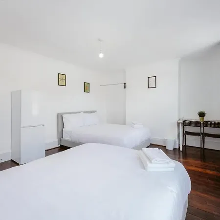 Great Rooms In Stepney Green Station - 12-3