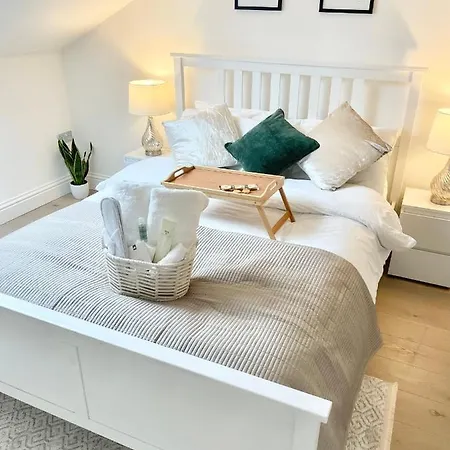 Luxury En-Suite Double Bedroom Stratford E15-3