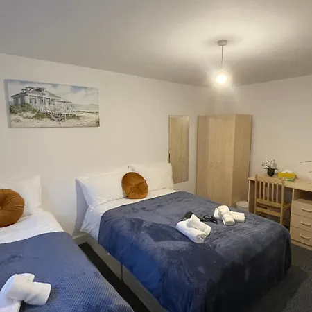 Lovely Triple And Quadruple Rooms In Euston & Square In Central London-3