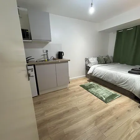 Studio Guest Room-2