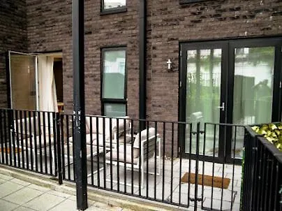 Kayz Lodge- Luxury Ensuite-Private & Shared Accommodation In A New House At The Olympic Village Overlooking Stratford Westfield And Tube Station-3