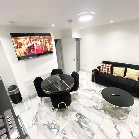 The Royal Boutique Kensington Lodge By London , Sleep 11-3