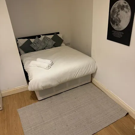 Archway Court-3