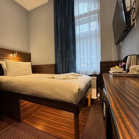 Crestfield Hotel-3