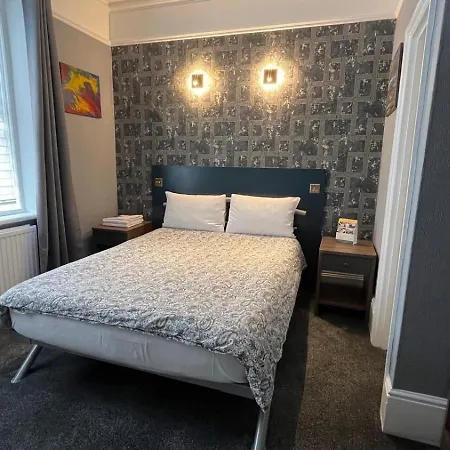 Charlotte Guest House-2