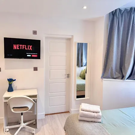 En-Suites With Free Parking, Wembley Park Station And Stadium-2