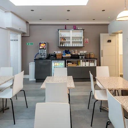 Oyo Bakers Hotel London Victoria-3