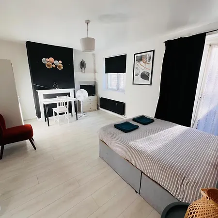 London E2 Rooms-2