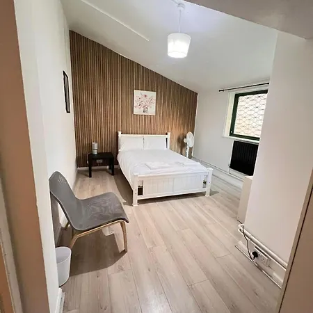 London E2 Rooms-2