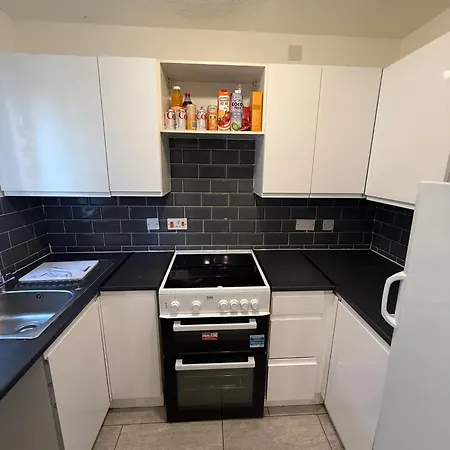 Close London City Airport- Petok - Free Parking-3