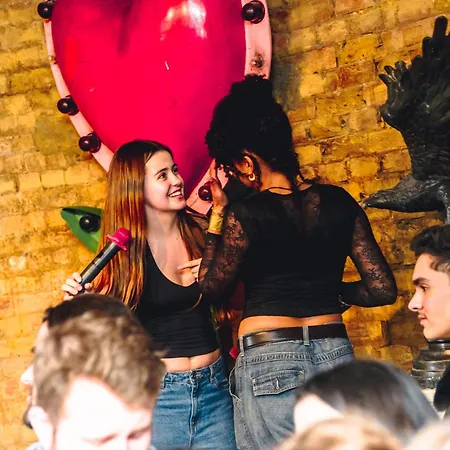 London Backpackers Youth Hostel 18 - 35 Years Old Only-3