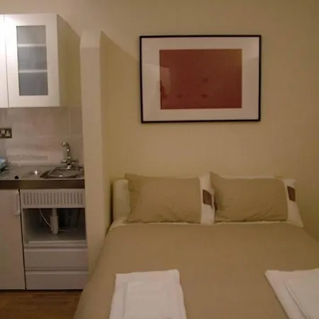 Flexistay Aparthotel Tooting-3