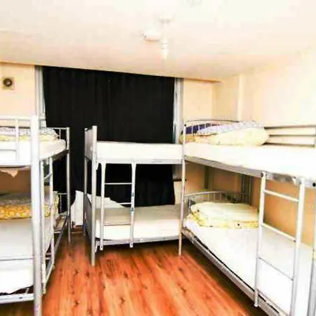Kensal Green Backpackers-2