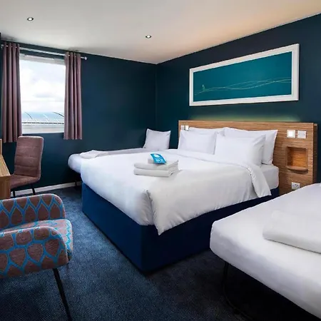 Travelodge Sunbury M3-2