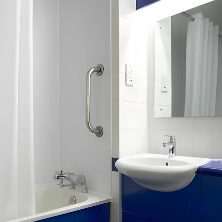 Travelodge London Chessington Tolworth-3
