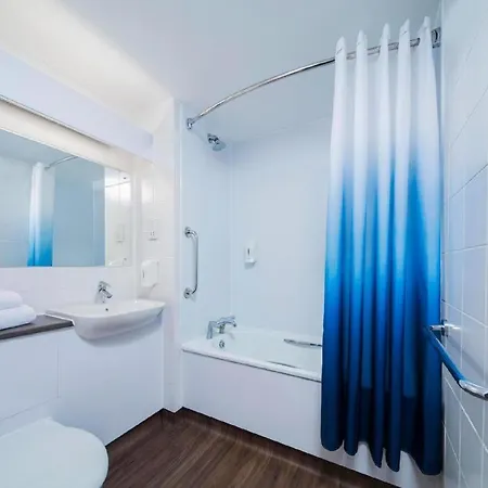 Travelodge London Chessington Tolworth-2
