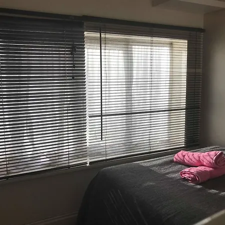 Mapesbury Hostel London-2