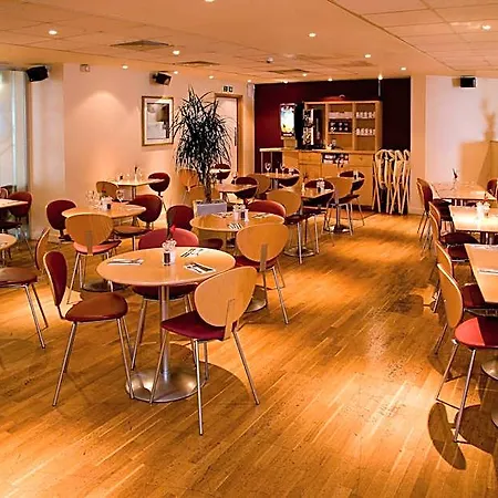 Premier Inn London Kensington-2