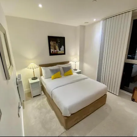 Tower Bridge Apartments-2