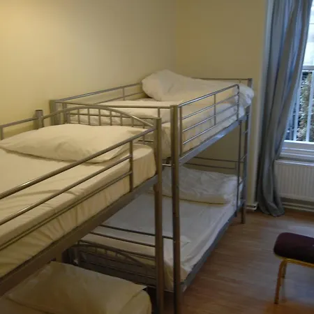 Barkston Rooms Earls Court-2