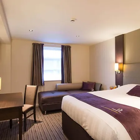 Premier Inn London Tower Bridge-3