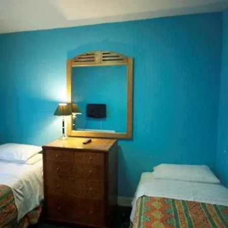 Camelot House Hotel-3