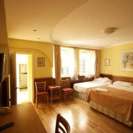 Camelot House Hotel-2