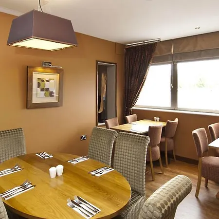 Premier Inn London Hanger Lane-3