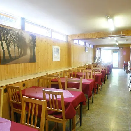 Kensal Green Backpackers 2-2