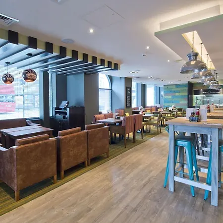 Premier Inn London Clapham-2