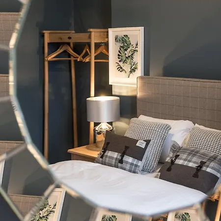 Summerfield Pub & Boutique Rooms-2