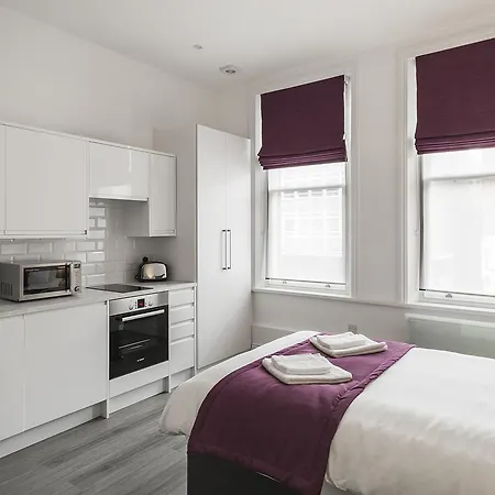 Smart Stay Swiss Cottage-3