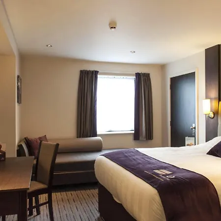 Premier Inn London Brixton-2