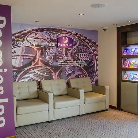 Premier Inn London Hammersmith-2