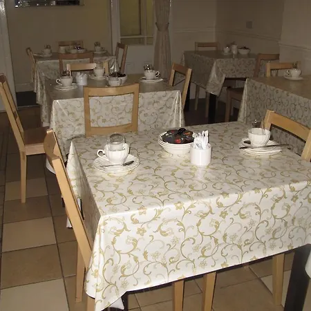 Chiswick Court Hotel - B&B-2