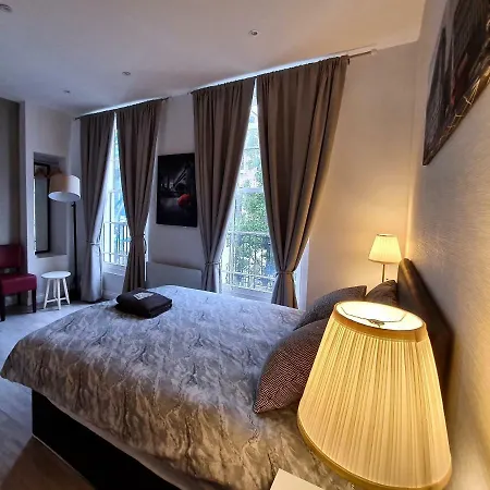 Victoria Lodgings London-2