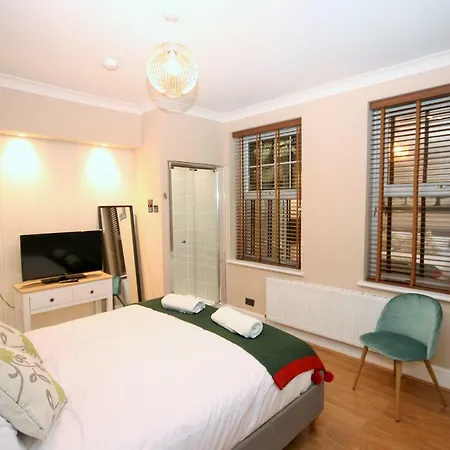 Brick Lane Guest House-2
