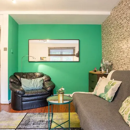 Tower Bridge Rainbow Suites-3