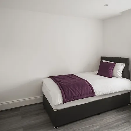 Smart Stay Swiss Cottage-2
