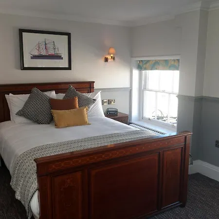 Admiral Hardy-2