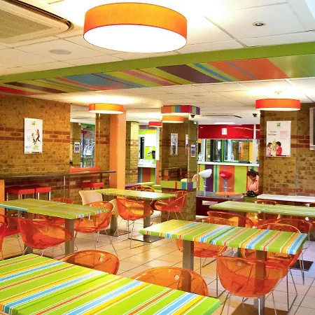 Ibis Styles London Walthamstow-3