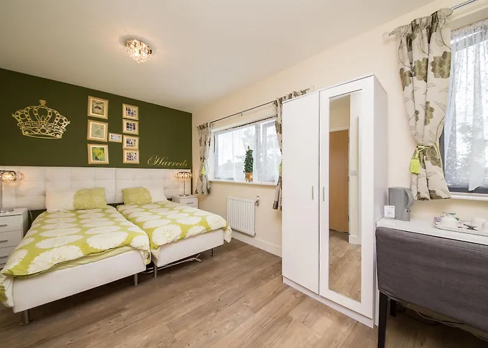 Rowan Park Lodge London